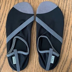 Fitkicks Women’s Minimalist Athleisure Shoes